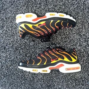 Men’s Size 9.5 Nike Air Max Plus Reverse Sunset